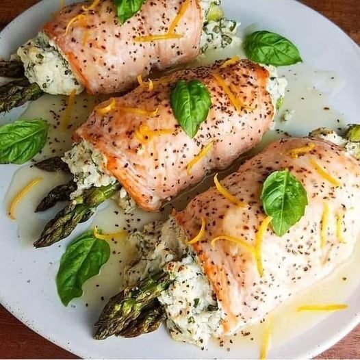 Asparagus Stuffed Salmon Rolls with Lemon Sauce