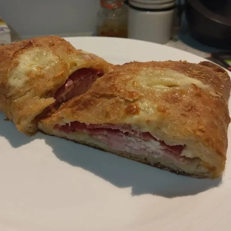 Keto Ham and Cheese Calzone Net carb 3.5g