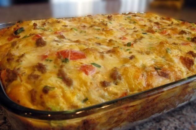 Keto Low-Carb Bacon, Egg, and Spinach Breakfast Casserole