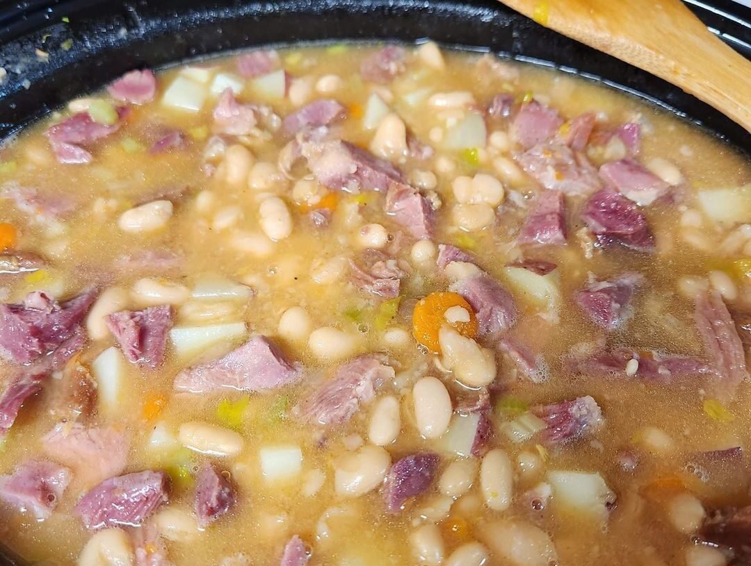 CROCKPOT NAVY BEAN AND HAM SOUP