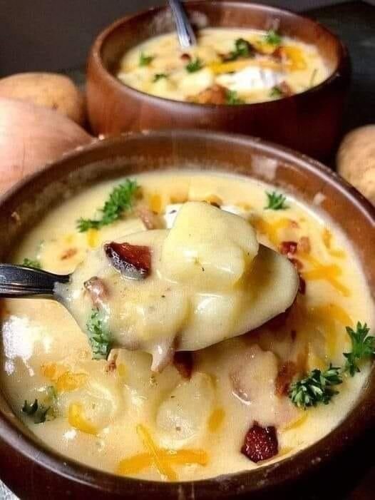 Loaded Baked Potato Soup 