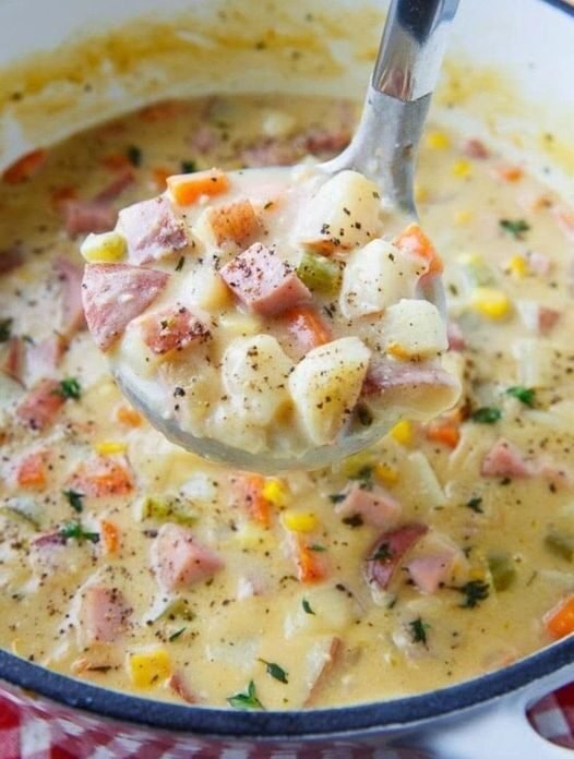 SMOKED HAM, POTATO AND CORN CHOWDER