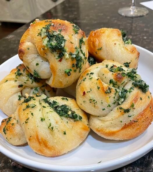 Keto Garlic Parmesan Knots