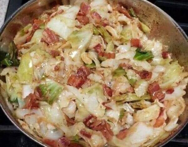 KETO FRIED CABBAGE WITH BACON😋