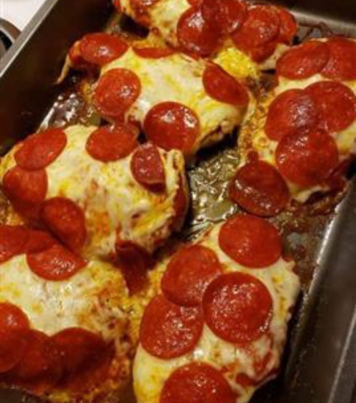 Low Carb Pepperoni Pizza Chicken Bake