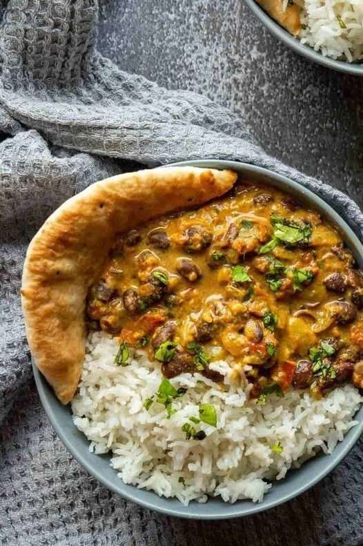 Creamy Black Bean Curry