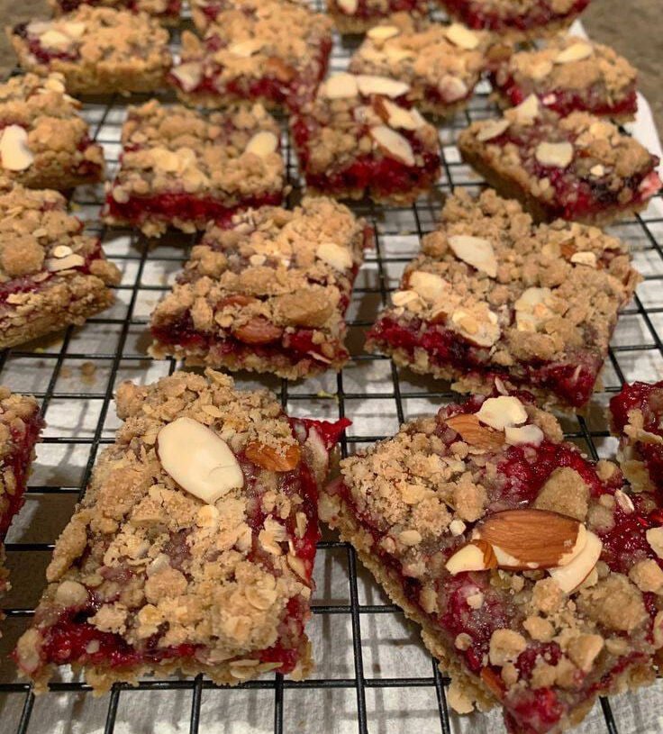 Skinny Raspberry Oatmeal Bars