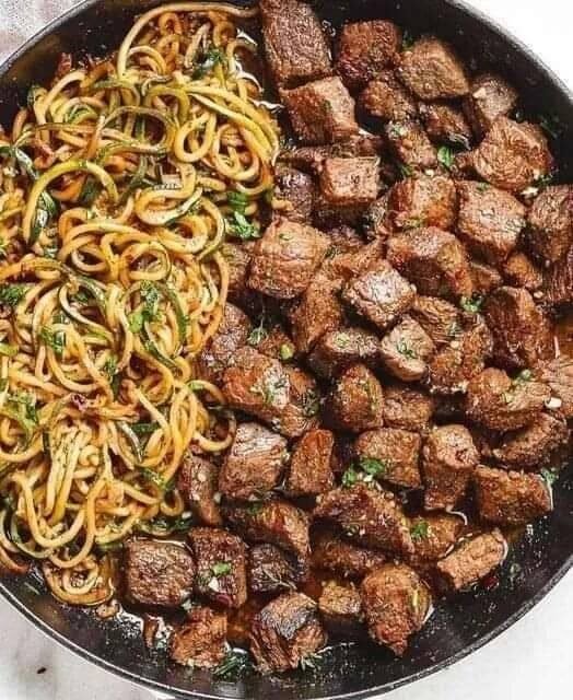 Garlic Butter Steak Bites with Zucchini Noodles😋