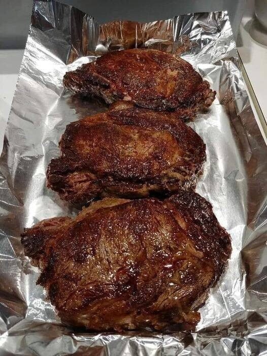 Keto Ribeye Steaks with Garlic Rosemary Butter😋