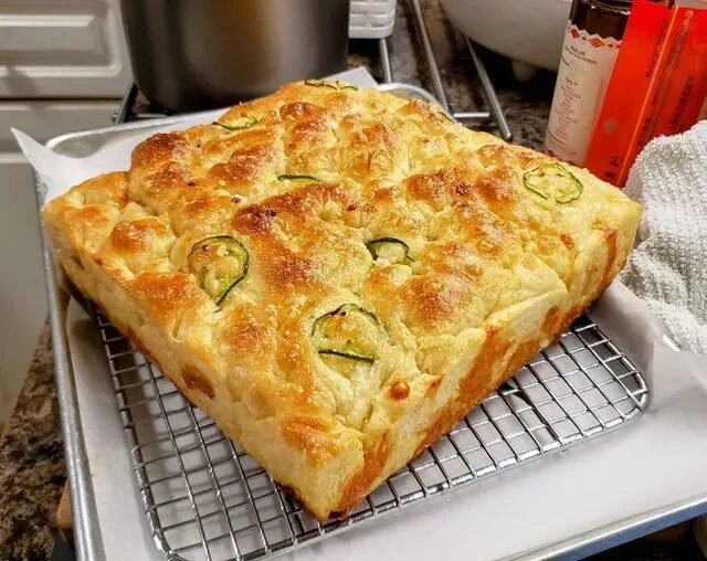 Vegan Cheddar Jalapeno Mini Focaccia😋