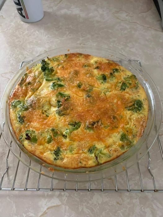 Broccoli cheddar cheese crustless quiche