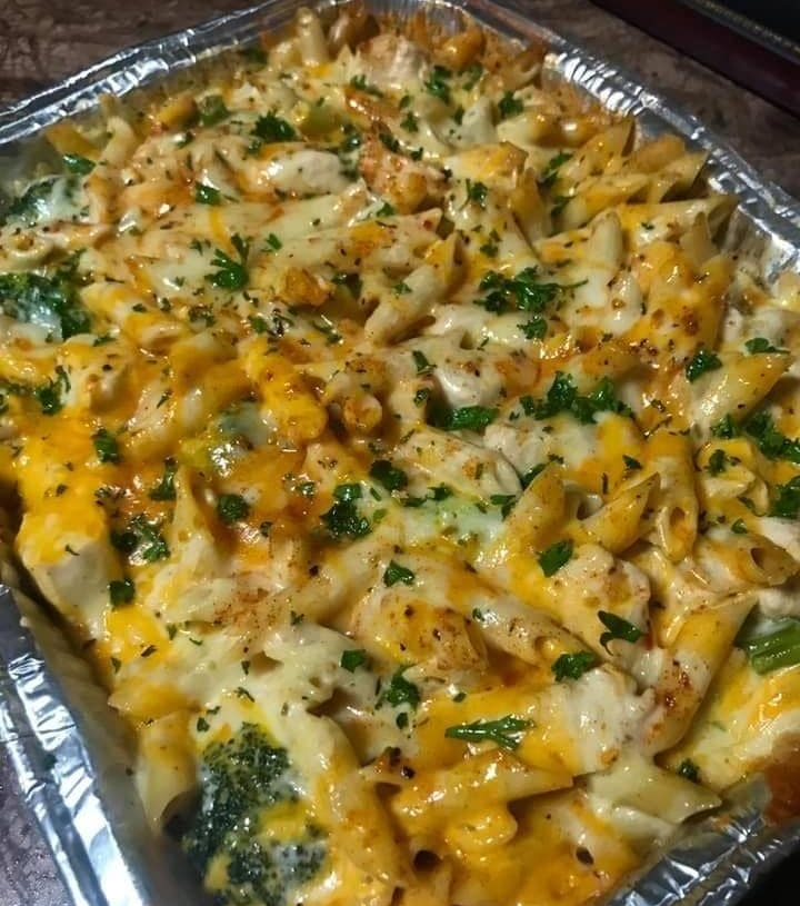 Cajun Chicken and Broccoli Alfredo😋