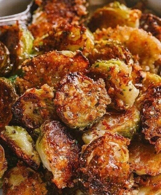 Delightful Garlic Parmesan Roasted Brussels Sprouts: A Culinary Delight