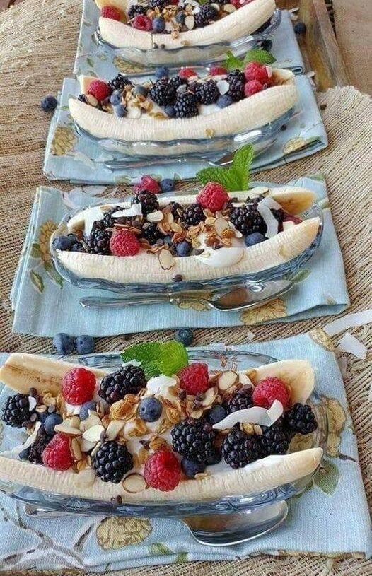 Banana Splits for Breakfast