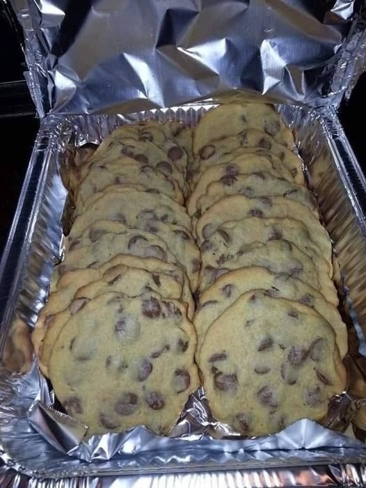 KETO CHOCOLATE CHIP COOKIES