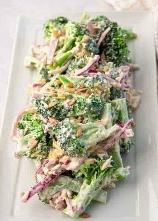 LOW CARB BROCCOLI SALAD WITH BACON