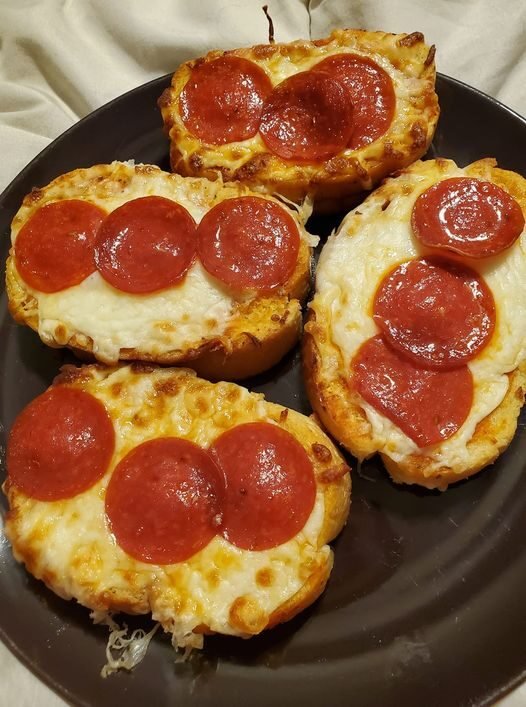 Weight Watchers Garlic Bread Pizza