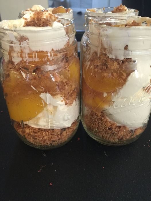 Mini Peach Cheesecake Mason Jars