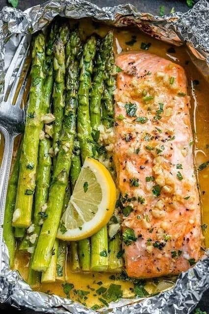 Keto Baked Salmon in Foil with Asparagus and Lemon Garlic Butter Sauce