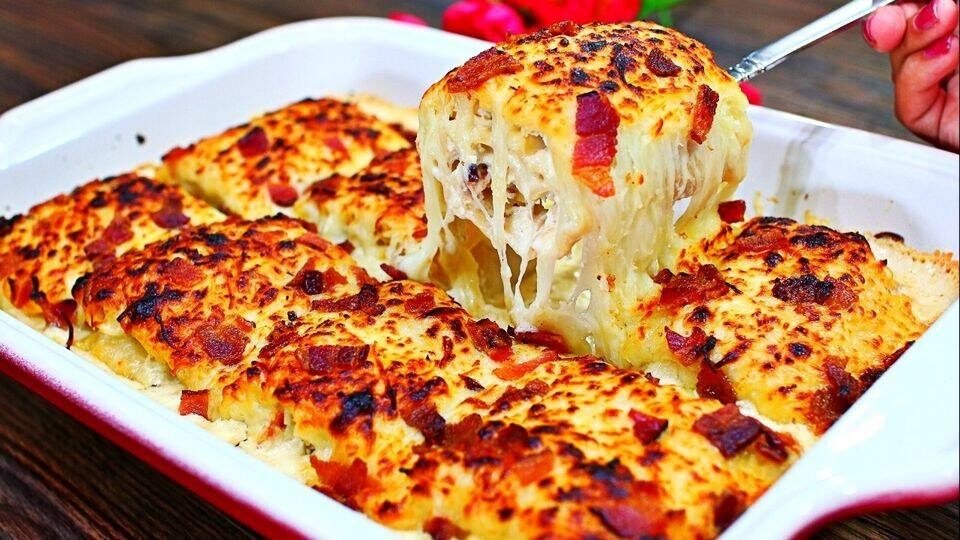 BACON CHICKEN ALFREDO LASAGNA ROLL