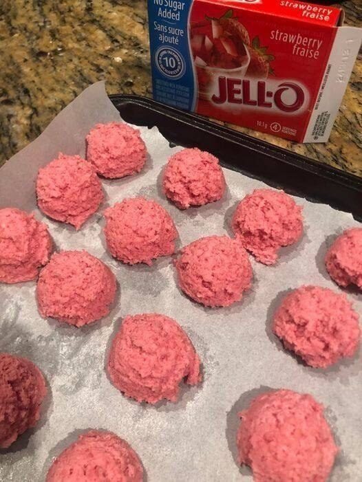 Strawberry Cheesecake Bombs