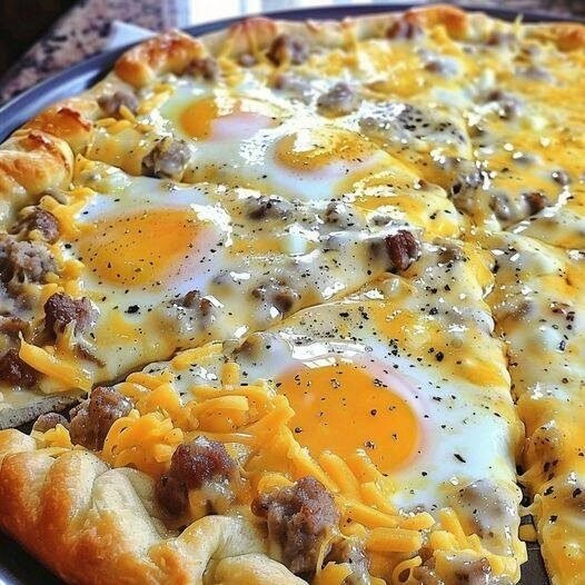 Low Carb Sausage Gravy Breakfast Pizza