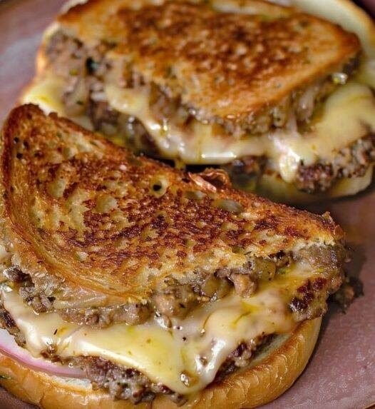SMASHING PATTY WITH CONFIDENTIAL SAUCE