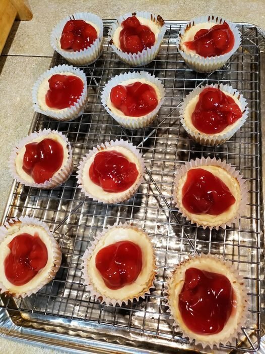 Mini Cherry Cheesecake Cups