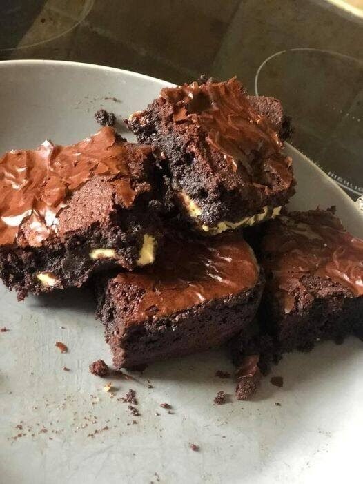 KETO CHEESECAKE BROWNIES