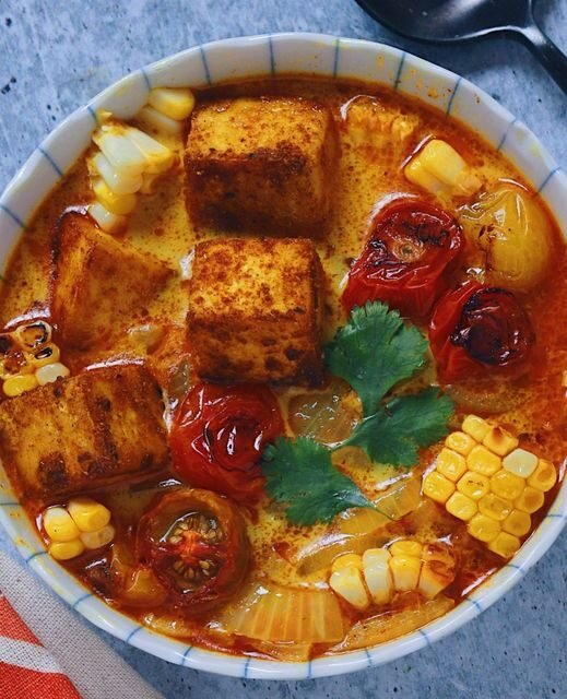 Tofu Curry & Roasted Vegetables: A Fusion of Indian & Thai Delights