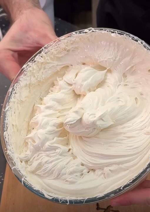 Keto Low Carb Cream Cheese Frosting