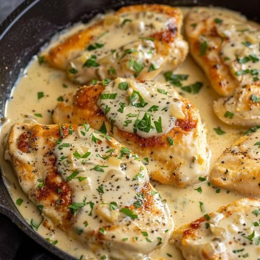 Low-Point Creamy Garlic Chicken