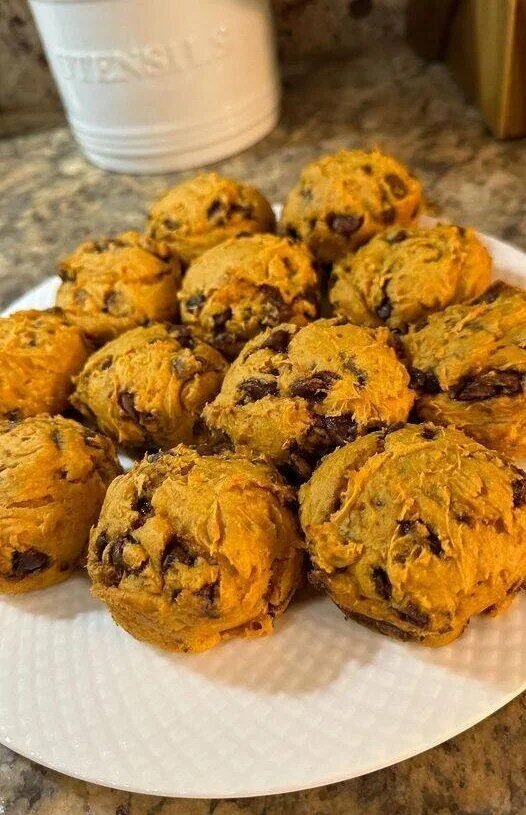 Pumpkin Chocolate Chip Muffins