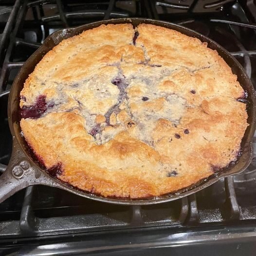 3 Ingredient Blackberry Cobbler