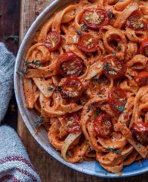 Keto Creamy Cashew Tomato Pasta