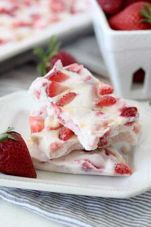 Weight Watchers Friendly Strawberry Fro-Yo Bark