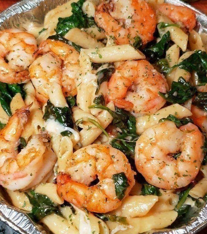 Low-Carb Cheese Shrimp Penne Pasta with Spinach Recipe