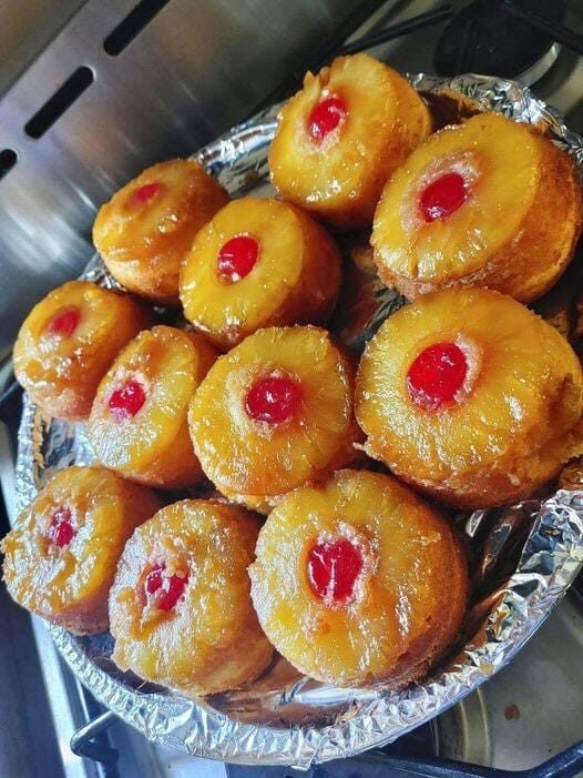 WEIGHT WATCHERS Pineapple Upside-Down Cupcakes