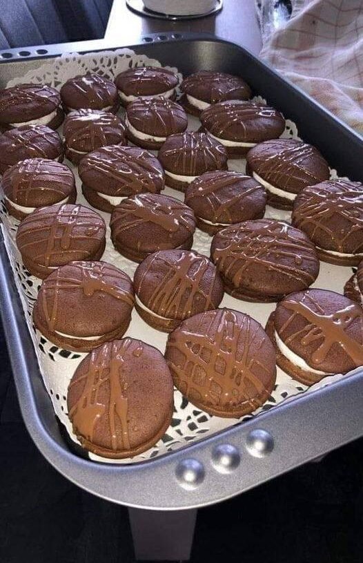 Soft and Delicious Chocolate Sandwich Cookies with Sugar-Free Cream Cheese Filling