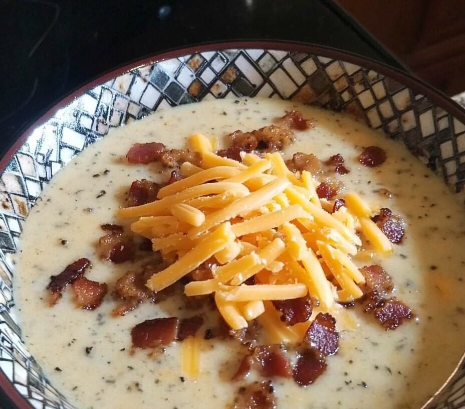Healthy Cheeseburger Soup