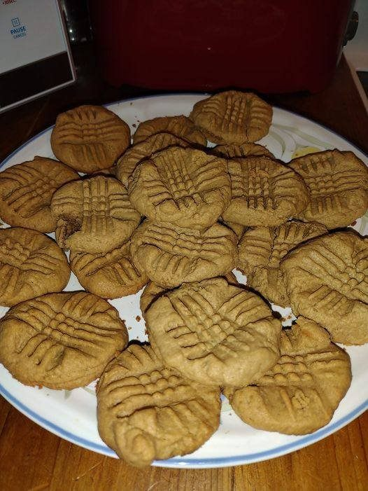 Homemade 3-Ingredient Sugar-Free Keto Peanut Butter Cookies.