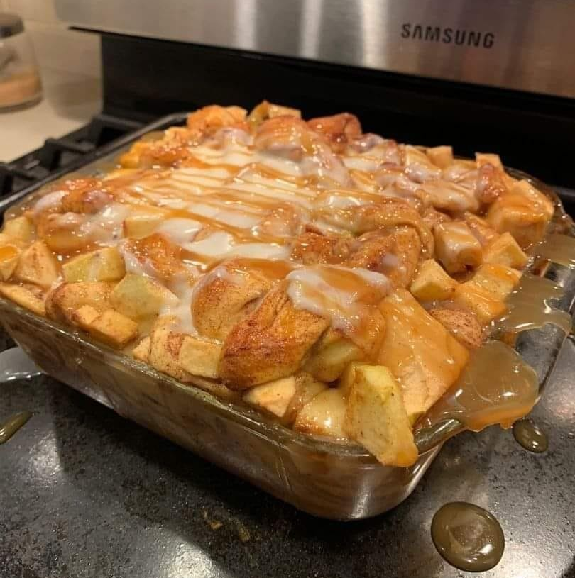 Caramel Apple Cinnamon Roll Lasagna