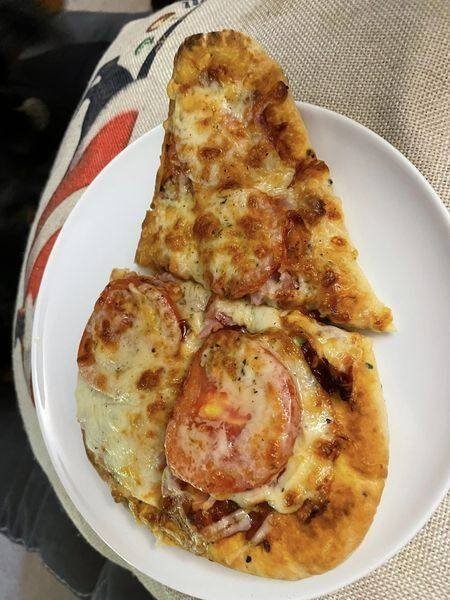 Air Fryer Naan Bread Pizza
