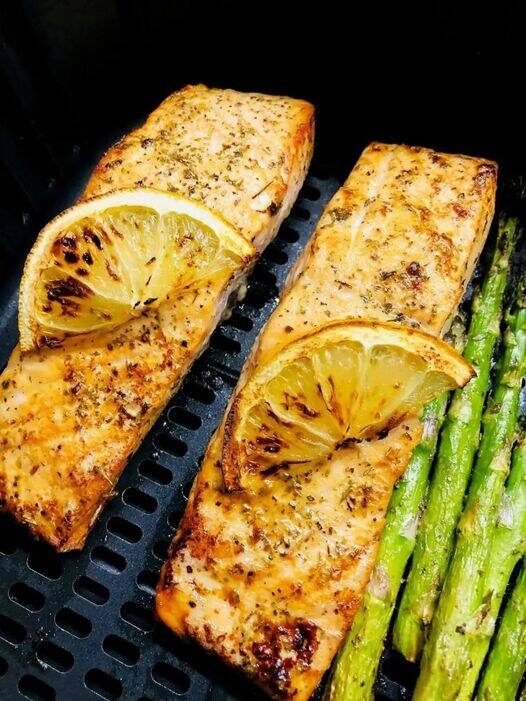 How to Make Air Fryer Lemon Garlic Salmon & Asparagus