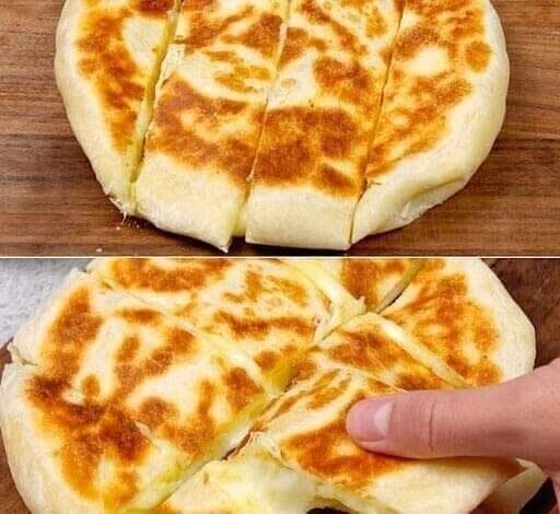 🧀🔥 Keto Cheesy Focaccia (Made in a Pan!)