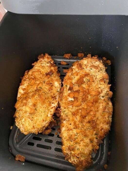 Crispy Air Fryer Parmesan Crusted Chicken – Ready in Just 20 Minutes!