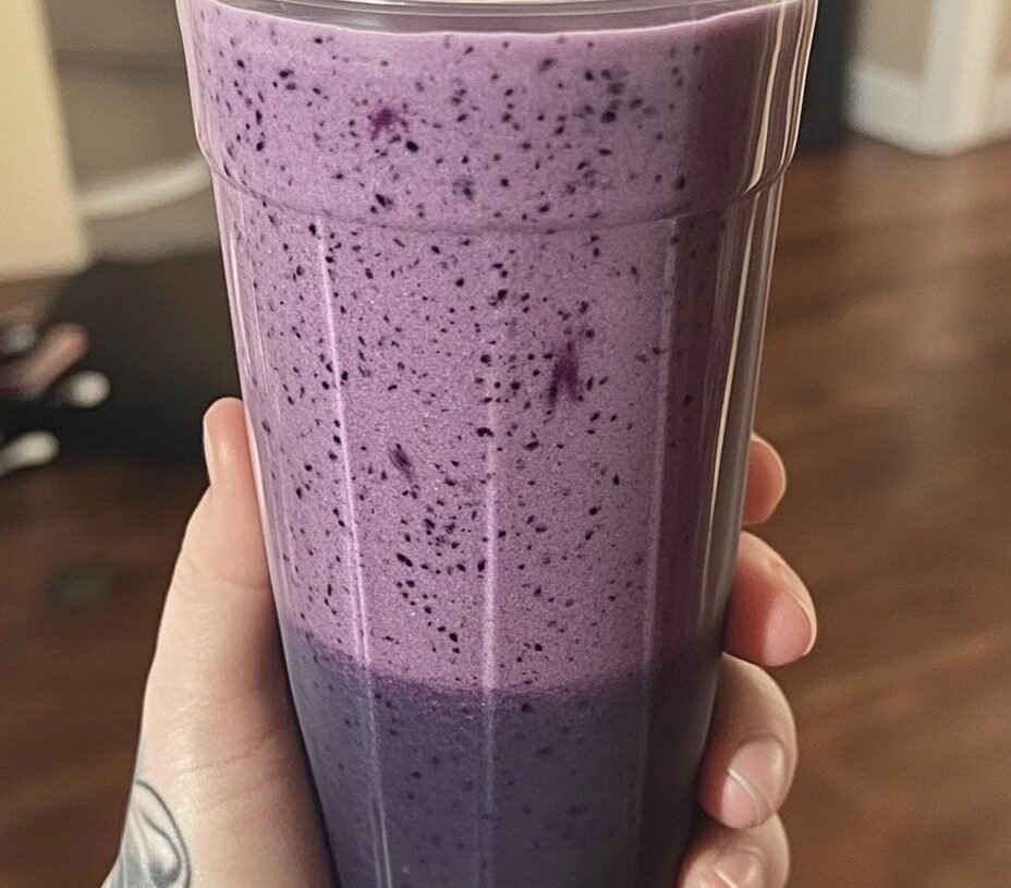WW-Friendly Blueberry Banana Peanut Butter Smoothie