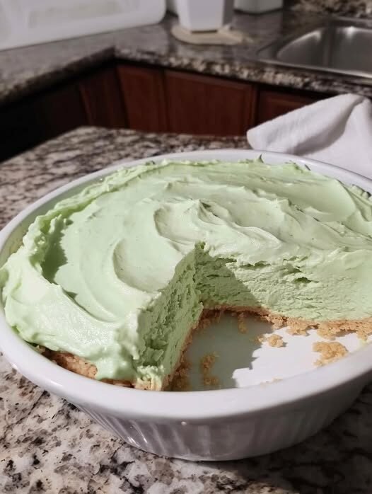 No-Bake Pistachio Pie