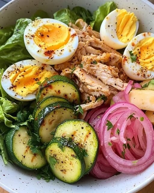 🥗🍳 WW-Friendly Chicken & Soft-Boiled Egg Nourish Bowl with Mustard Dressing