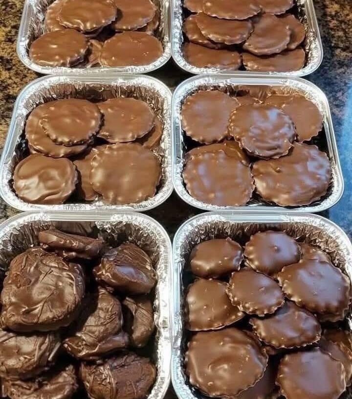 Homemade Turtle Candy with Pecans and Caramel